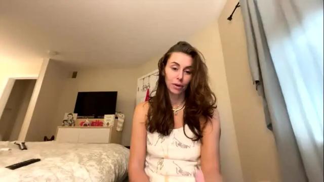 Image 3 of calicambri Stream on Chaturbate on 1 month ago