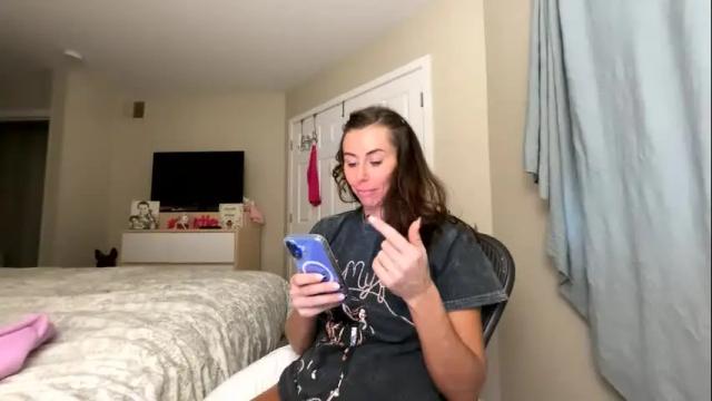 Image 12 of calicambri Stream on Chaturbate on 1 month ago