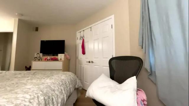 Image 3 of calicambri Stream on Chaturbate on 1 month ago