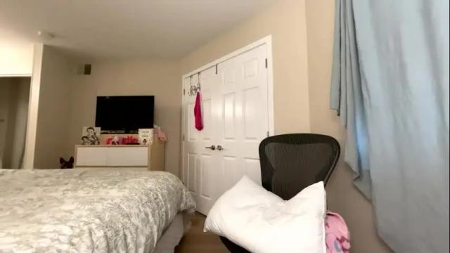 Image 4 of calicambri Stream on Chaturbate on 1 month ago