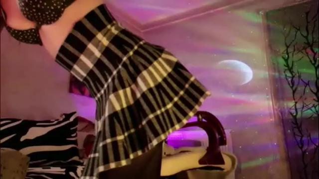 Thumbnail 3, caliente_emperatriz's Stream at Chaturbate, 24 days ago