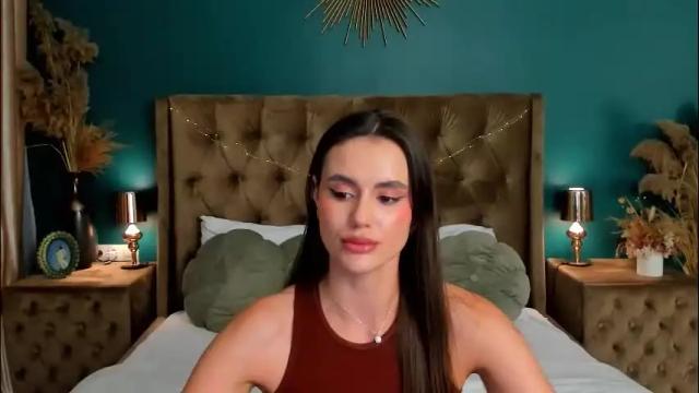 Image 3 of calimoon_ Stream on Chaturbate on 1 month ago