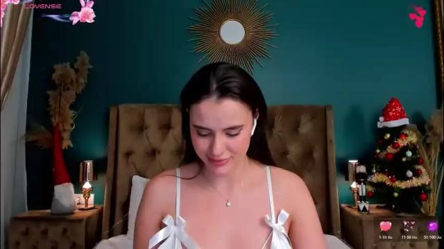 Image 10 of calimoon_ Stream on Chaturbate on 9 days ago