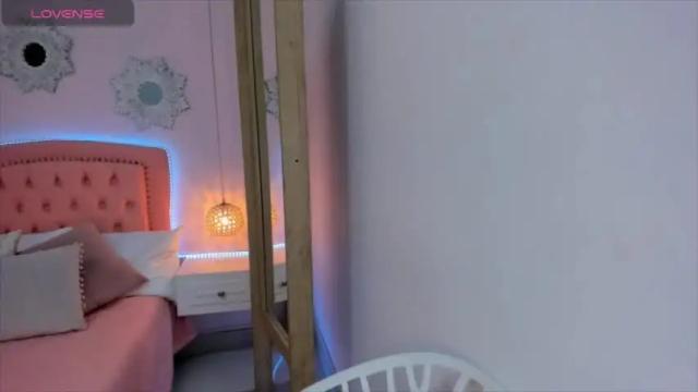 Image 2 of caliope_lee Stream on Chaturbate on 15 months ago