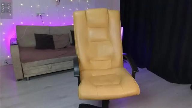 Image 6 of call_me_dasha Stream on Chaturbate on 27 days ago
