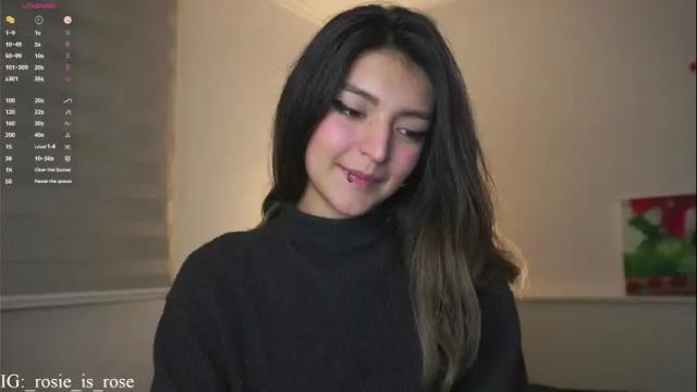 Image 2 of call_me_rosie Stream on Chaturbate on 2 months ago
