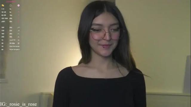 Image 12 of call_me_rosie Stream on Chaturbate on 1 month ago