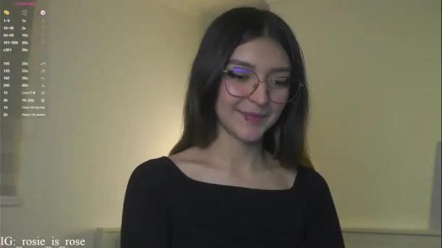 Image 2 of call_me_rosie Stream on Chaturbate on 1 month ago