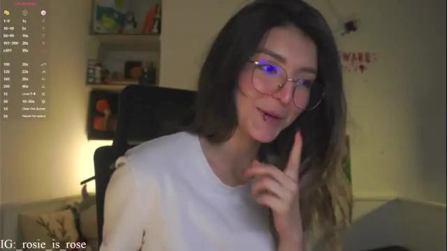 Image 12 of call_me_rosie Stream on Chaturbate on 28 days ago