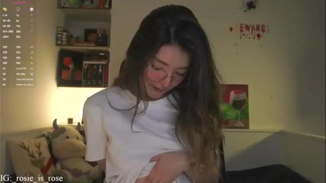 Image 3 of call_me_rosie Stream on Chaturbate on 28 days ago