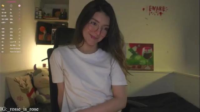 Image 6 of call_me_rosie Stream on Chaturbate on 28 days ago