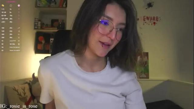 Image 7 of call_me_rosie Stream on Chaturbate on 28 days ago