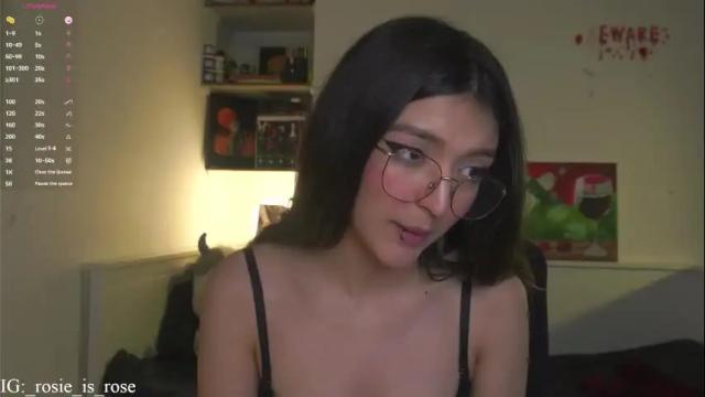 Image 6 of call_me_rosie Stream on Chaturbate on 27 days ago
