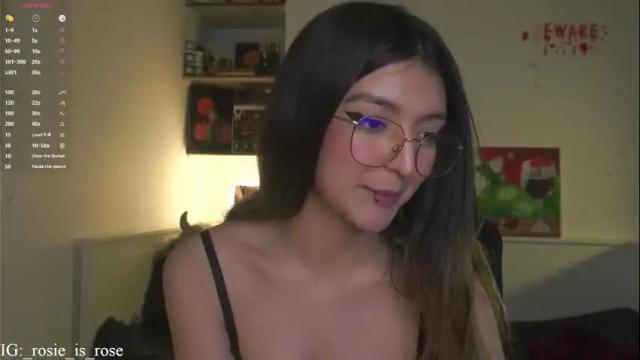 Image 7 of call_me_rosie Stream on Chaturbate on 27 days ago