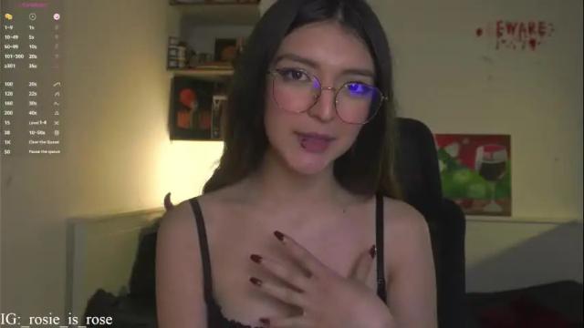 Image 8 of call_me_rosie Stream on Chaturbate on 27 days ago