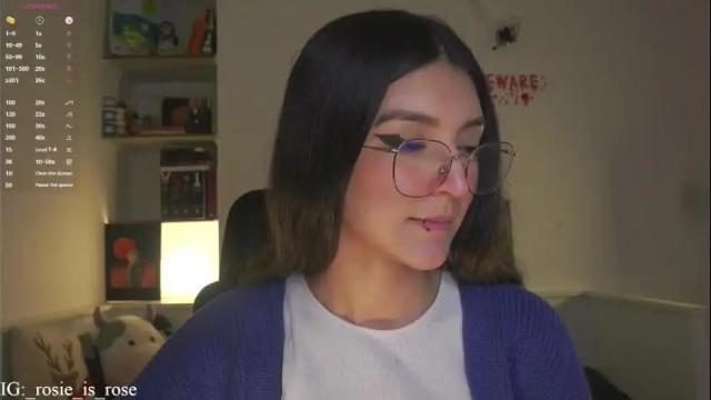Image 2 of call_me_rosie Stream on Chaturbate on 25 days ago