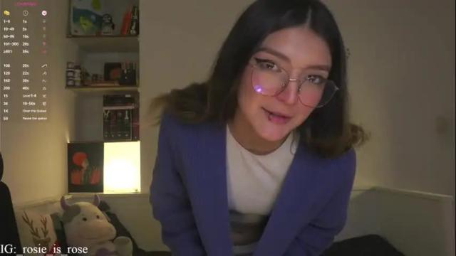 Image 7 of call_me_rosie Stream on Chaturbate on 25 days ago