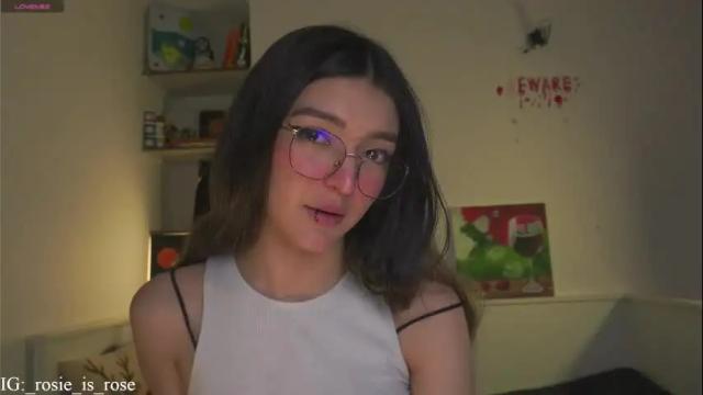 Image 3 of call_me_rosie Stream on Chaturbate on 17 days ago