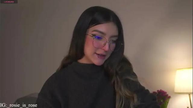 Image 4 of call_me_rosie Stream on Chaturbate on 14 days ago