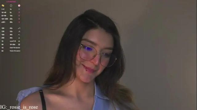 Image 12 of call_me_rosie Stream on Chaturbate on 13 days ago