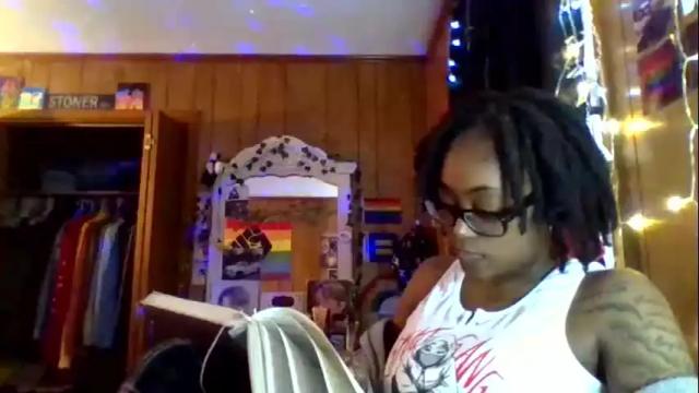 Image 8 of callherpretty Stream on Chaturbate on 19 months ago