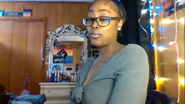 Image 8 of callherpretty Stream on Chaturbate on 18 months ago