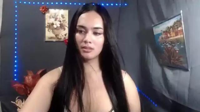 Image 4 of callme_christinexxx Stream on Chaturbate on 2 months ago