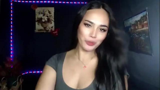 Image 3 of callme_christinexxx Stream on Chaturbate on 1 month ago