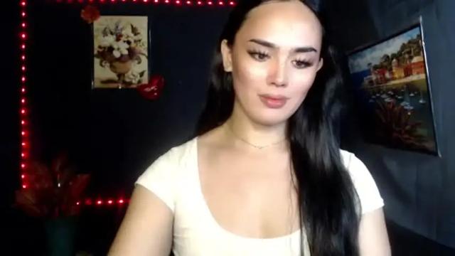 Image 4 of callme_christinexxx Stream on Chaturbate on 1 month ago