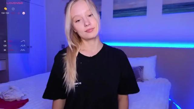 Image 11 of callme_star Stream on Chaturbate on 16 months ago