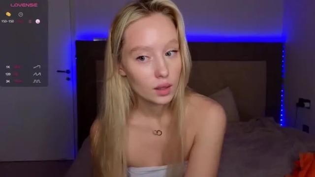 Image 8 of callme_star Stream on Chaturbate on 15 months ago