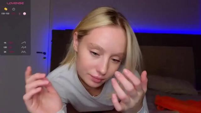 Image 11 of callme_star Stream on Chaturbate on 15 months ago