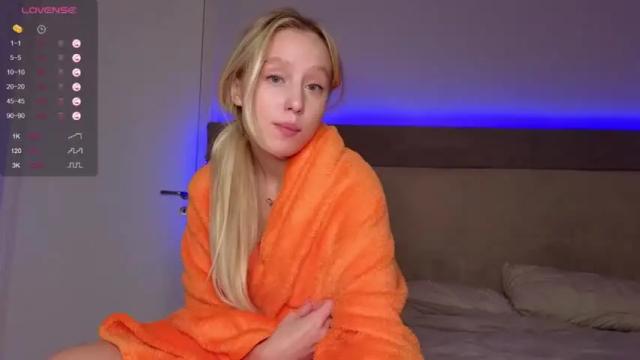 Image 3 of callme_star Stream on Chaturbate on 15 months ago