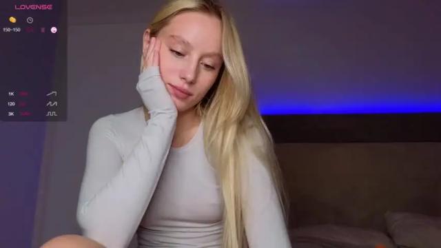Image 8 of callme_star Stream on Chaturbate on 15 months ago