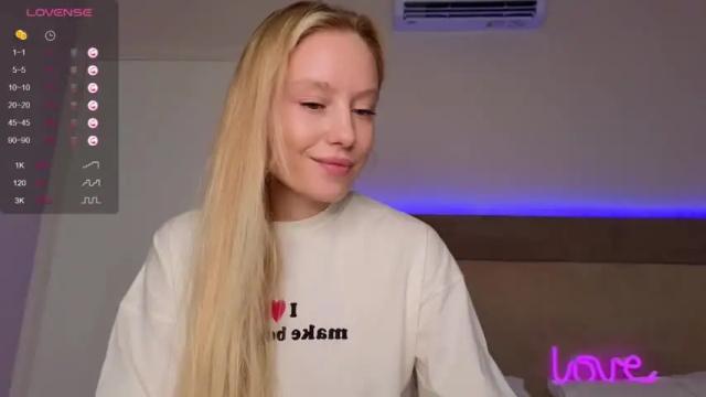 Image 2 of callme_star Stream on Chaturbate on 15 months ago