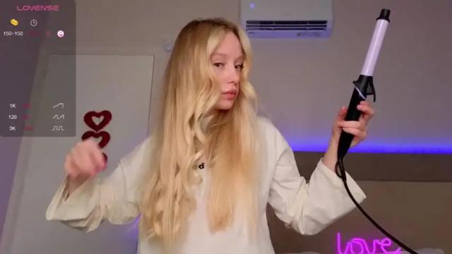 Image 8 of callme_star Stream on Chaturbate on 15 months ago