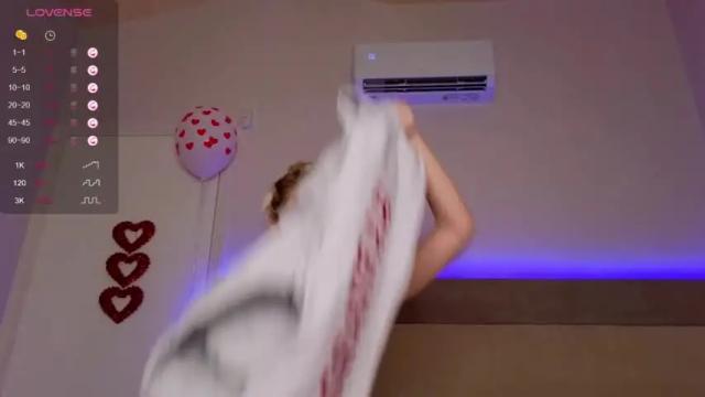 Image 6 of callme_star Stream on Chaturbate on 15 months ago