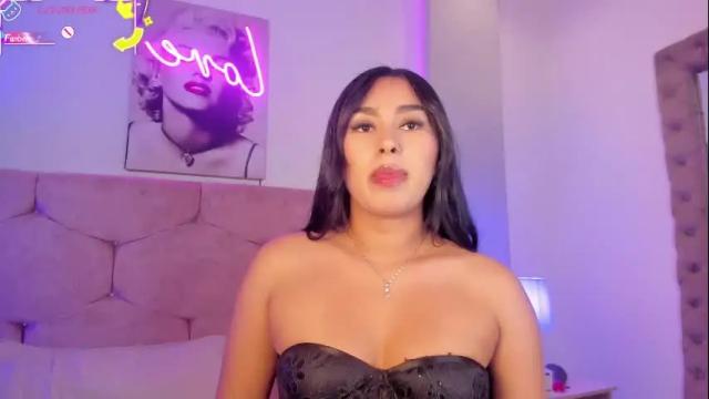Image 7 of cameliaa_smiith Stream on Chaturbate on 1 month ago