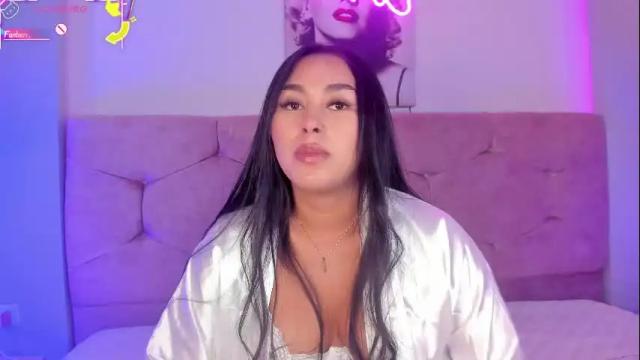 Image 12 of cameliaa_smiith Stream on Chaturbate on 1 month ago
