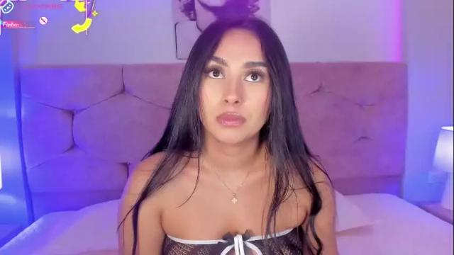 Image 3 of cameliaa_smiith Stream on Chaturbate on 1 month ago