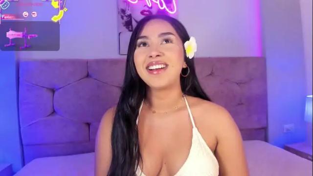 Image 2 of cameliaa_smiith Stream on Chaturbate on 14 days ago