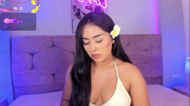 Image 4 of cameliaa_smiith Stream on Chaturbate on 14 days ago