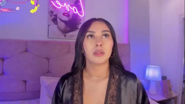Image 3 of cameliaa_smiith Stream on Chaturbate on 14 days ago