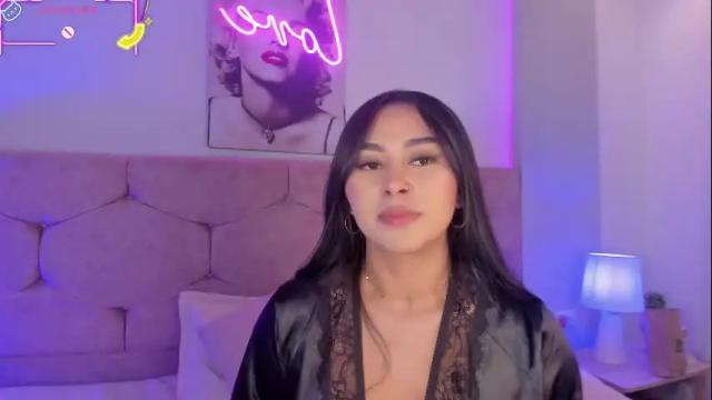 Image 4 of cameliaa_smiith Stream on Chaturbate on 14 days ago