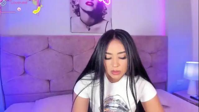 Image 10 of cameliaa_smiith Stream on Chaturbate on 11 days ago