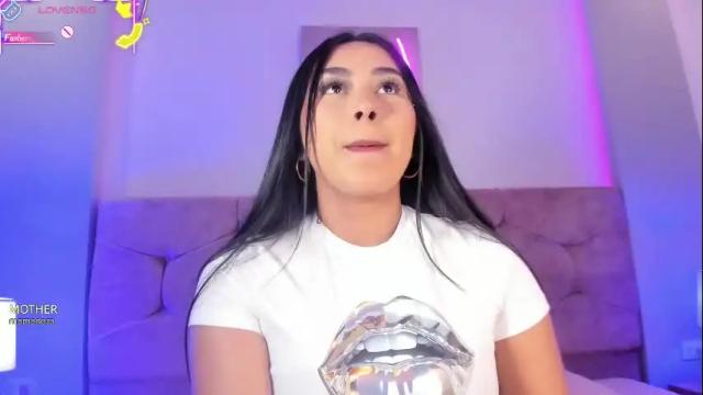 Image 4 of cameliaa_smiith Stream on Chaturbate on 11 days ago