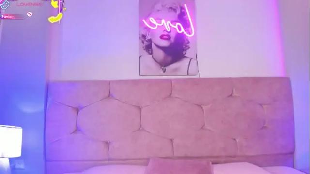 Image 4 of cameliaa_smiith Stream on Chaturbate on 7 days ago
