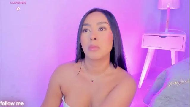 Image 3 of cameliaa_smiith Stream on Chaturbate on 2 months ago