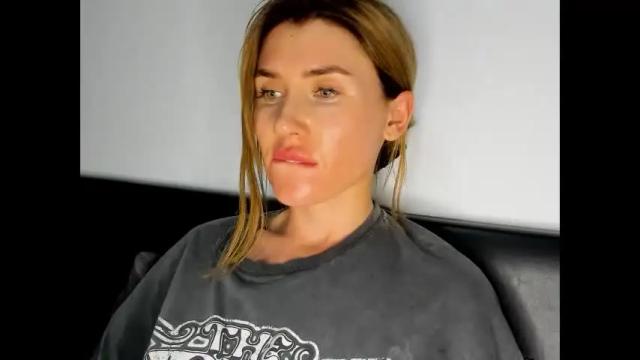 Image 12 of cameron_kitty Stream on Chaturbate on 8 months ago