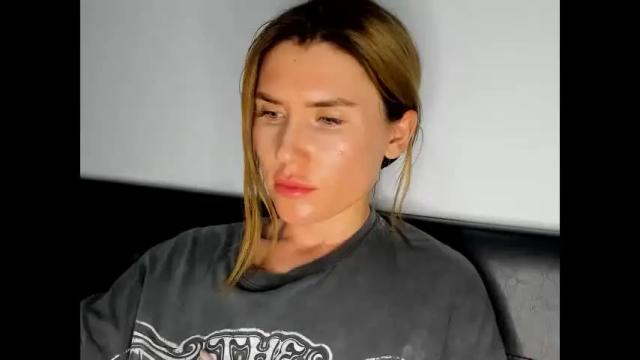 Image 7 of cameron_kitty Stream on Chaturbate on 8 months ago